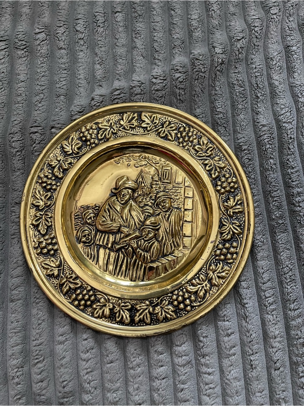 Decorative Gold-Tone Vintage Style Wall Plate - Ornate Vineyard Relief